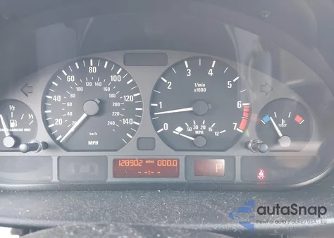 2003 BMW 325I из США, поврежденный, VIN WBAEV33423KL85638